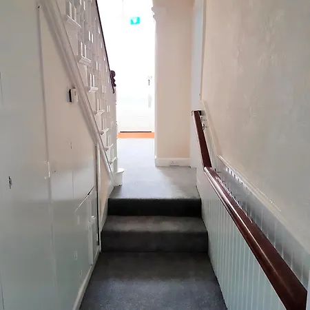 Bed & Breakfast Cozy Double In Shared House R4 With Desk, Drumcondra,