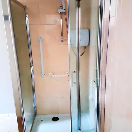 Cozy Double In Shared House R4 With Desk, Drumcondra, Dublín