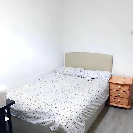 Cozy Double In Shared House R4 With Desk, Drumcondra, *