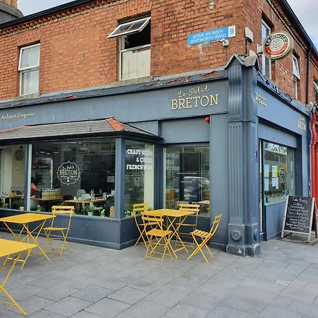 Cozy Double In Shared House R4 With Desk, Drumcondra, Bed and breakfast